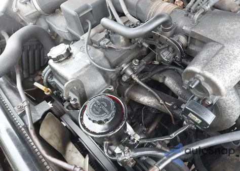 2001 Toyota Tacoma z USA, uszkodzony, nr VIN 5TEWM72NX1Z761538